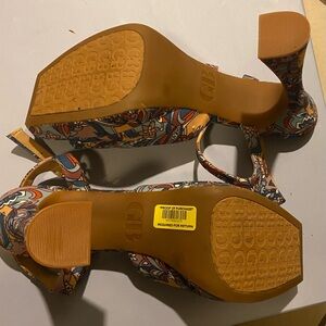 Gianni Bini Women's Floral Platform Heels - Multicolor